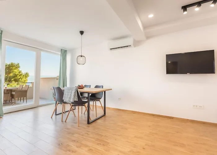 Adris Apartments