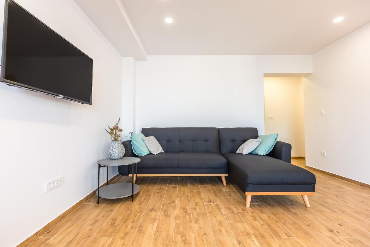 Apartment Adris *