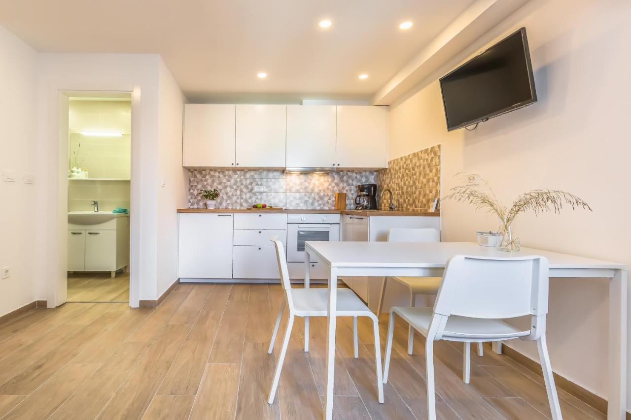 Adris Apartment